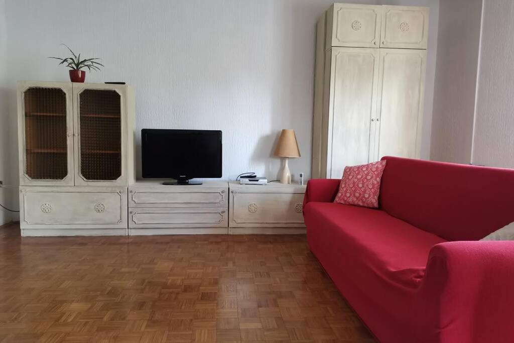 Apartment Sanja Near The Sea, Spacious And Green :) Pula Exterior photo