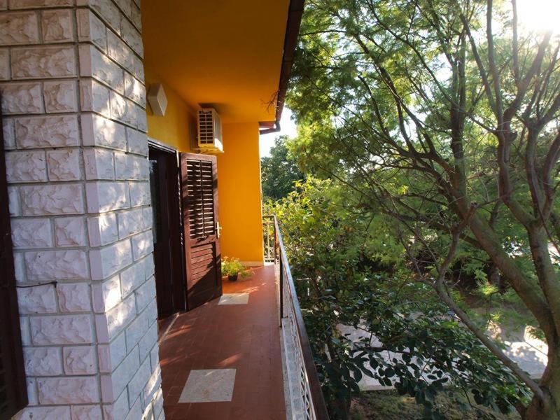 Apartment Sanja Near The Sea, Spacious And Green :) Pula Exterior photo